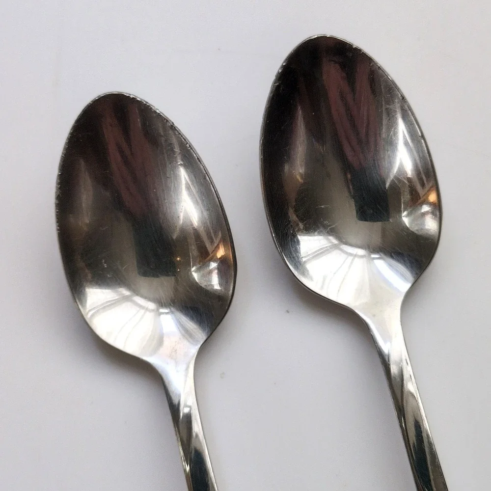 Vtg Oneida LORILEI Teaspoons Small Spoons (2)‎ Stainless Floral Flatware Lorelei